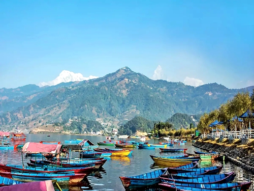 波卡拉 Pokhara - 費娃湖 Phewa Lake．湖上划船．巴拉喜金廟 Barahi Temple